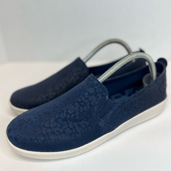 Skechers Madison Ave Womens Slip On Sneakers W/Memory Foam Navy Sz 9 NWOB - Picture 1 of 16